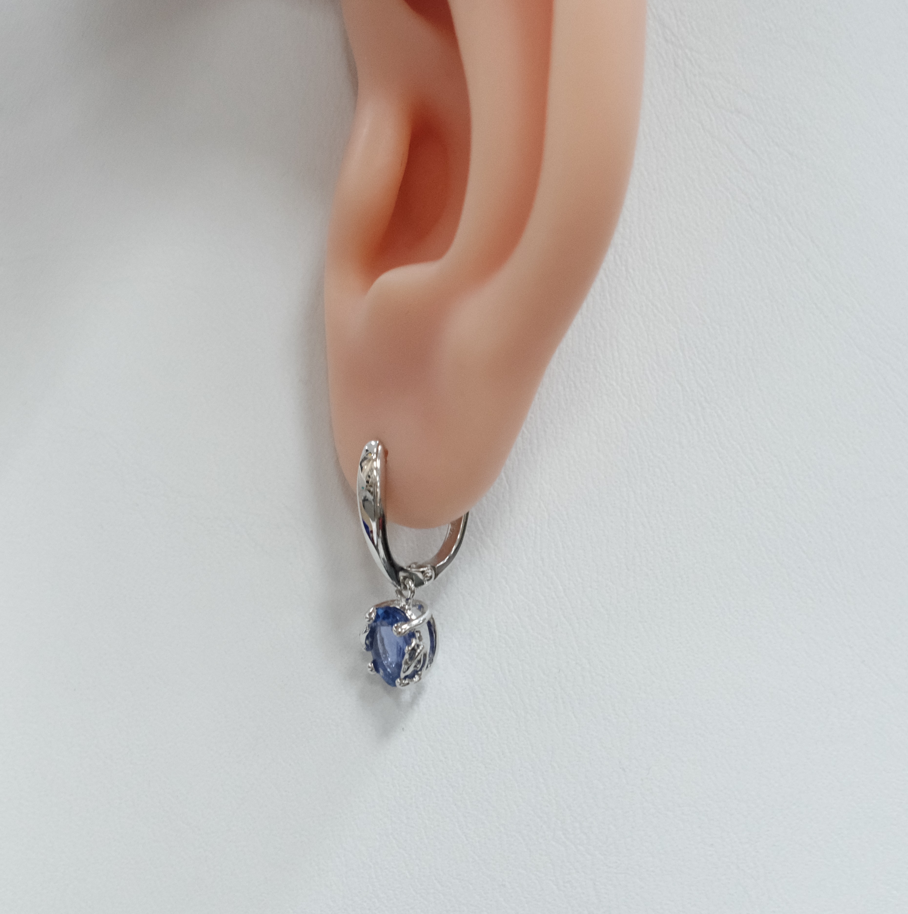 Серебряные серьги с танзанитами